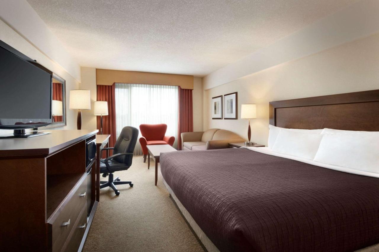 Travelodge Hotel by Wyndham Saskatoon Eksteriør bilde